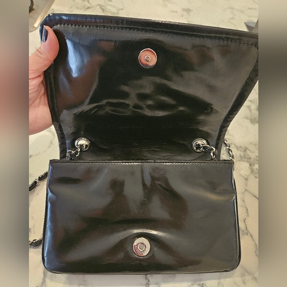 Chanel black patent leather silver chain hardware crossbody bag. W the dustbag! - Picture 14 of 16